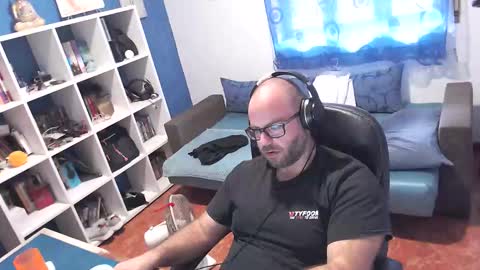 ravingr3d3 online show from 10.21.25