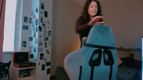 Snapshot of raviolly046 chatting on 10.25.25 Alia Mereyn online show from 10.25.25