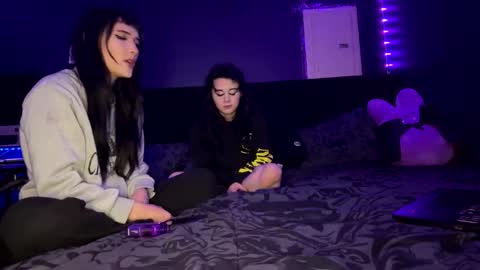 Ravyn and Nyx online show from 12.03.25