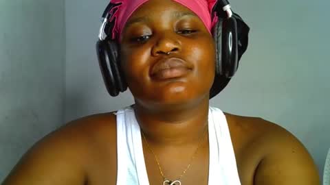 Snapshot of raw_queen chatting on 10.22.25 Annie online show from 10.22.25