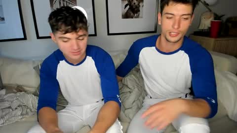 Snapshot of rawr_itsben chatting on 12.13.24 Its Ben online show from 12.13.24