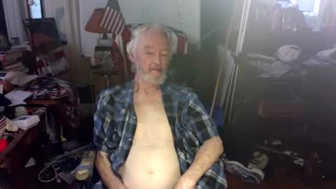 Snapshot of ray1776ray chatting on 09.17.25 ray1776ray online show from 09.17.25