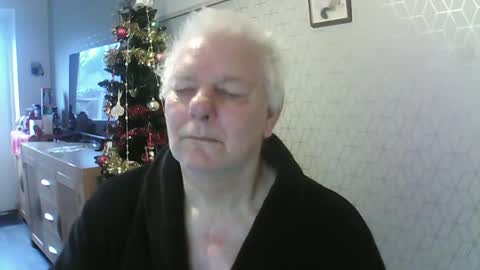 Snapshot of ray47 chatting on 12.28.24 ray47 online show from 12.28.24