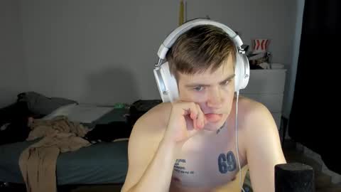 Snapshot of ray_hill chatting on 09.18.25 Ray online show from 09.18.25