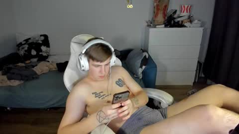 Snapshot of ray_hill chatting on 09.20.25 Ray online show from 09.20.25