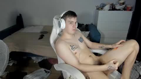 Snapshot of ray_hill chatting on 10.23.25 Ray online show from 10.23.25