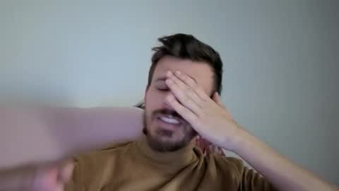 Snapshot of rayann27 chatting on 11.01.25 rayan online show from 11.01.25