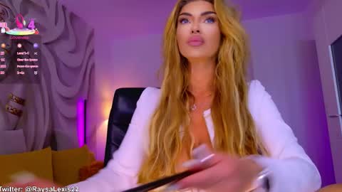 raysalexis19 online show from 09.30.25