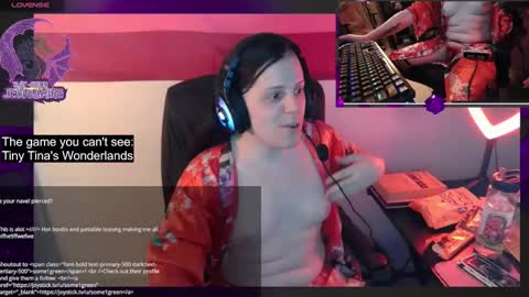 Snapshot of raysuon chatting on 02.11.25 Rae-Suon online show from 02.11.25