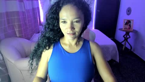 Snapshot of rayza_mature_ chatting on 01.08.25 Danna online show from 01.08.25