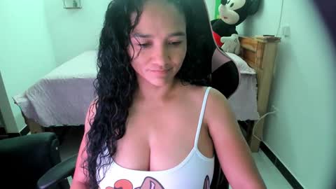 Snapshot of rayza_mature_ chatting on 10.21.25 Danna online show from 10.21.25