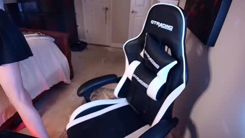 razorkitty online show from 12.18.25