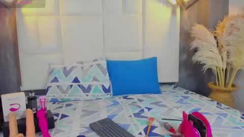 Cattleya Exposito  online show from 10.07.25