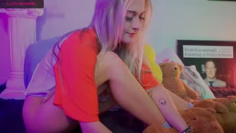 Snapshot of reallilygrace chatting on 03.08.25 Lily Grace online show from 03.08.25