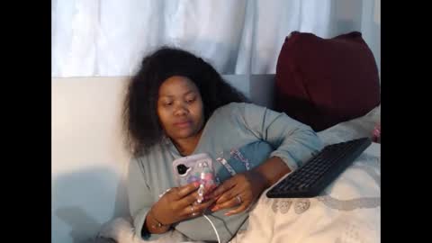 Snapshot of realsweetheart chatting on 10.18.25 REAL1SWEETHEART online show from 10.18.25