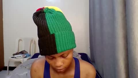 Snapshot of realysweets chatting on 09.14.25 BEE AND DEE online show from 09.14.25
