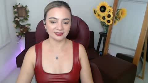 Snapshot of rebeca_milf chatting on 06.24.26 REBECA online show from 06.24.26