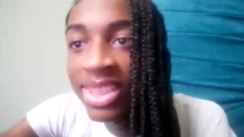 Tu mami Rebecca online show from 05.05.26