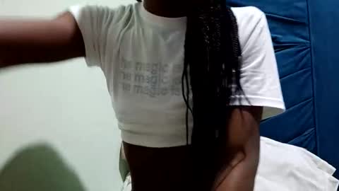 Tu mami Rebecca online show from 05.17.26