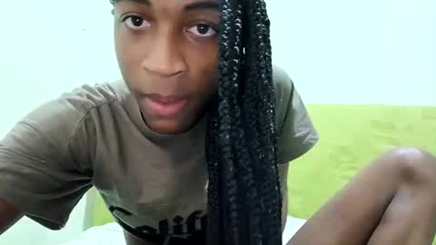 Tu mami Rebecca online show from 05.19.26
