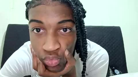 Tu mami Rebecca online show from 05.20.26
