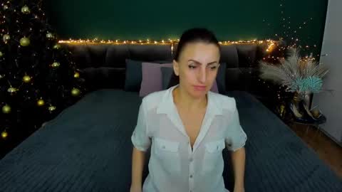 rebecca_diamonds online show from 01.05.25
