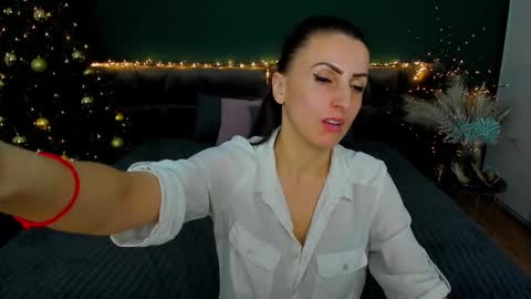 rebecca_diamonds online show from 01.05.25