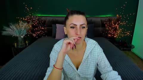 rebecca_diamonds online show from 02.06.25