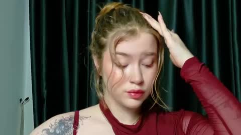 rebecca_lace online show from 09.20.25