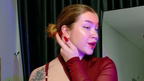 rebecca_lace online show from 10.22.25