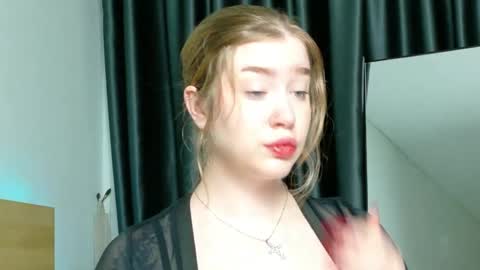 rebecca_lace online show from 10.29.25