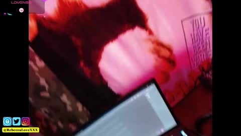 Snapshot of rebeccalovexxx chatting on 02.11.25 Rebecca Love online show from 02.11.25