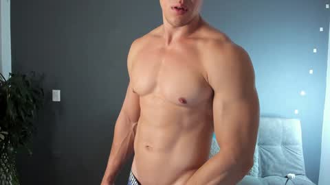 twitter REECET26 instagram RECCETAYLOR online show from 02.01.25