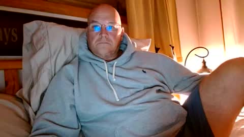 Snapshot of recman15 chatting on 10.28.25 Mtn. Man online show from 10.28.25