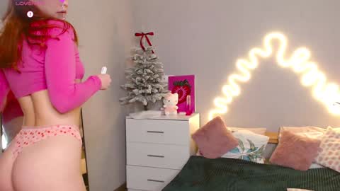 Snapshot of red__candy chatting on 01.25.25 red__candy online show from 01.25.25