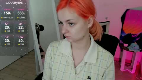 Snapshot of red_bestie_ chatting on 09.28.25 Bestie online show from 09.28.25