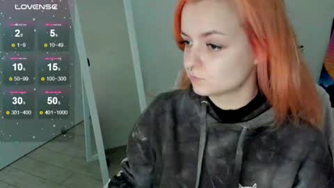 Snapshot of red_bestie_ chatting on 10.20.25 Bestie online show from 10.20.25