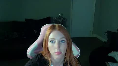 Snapshot of red_firesquirt chatting on 09.22.25 Red - online show from 09.22.25