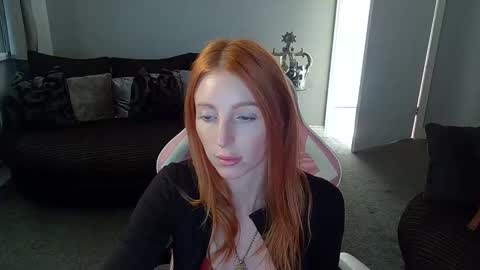 Snapshot of red_firesquirt chatting on 09.25.25 Red - online show from 09.25.25