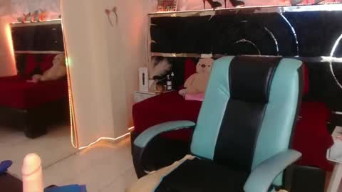 Snapshot of red_moon_2 chatting on 02.04.26 Lunaaaaa online show from 02.04.26