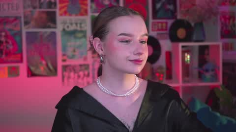 QUEEN OF EVIL online show from 12.21.24