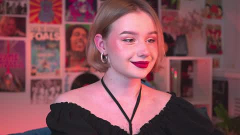QUEEN OF EVIL online show from 01.05.25