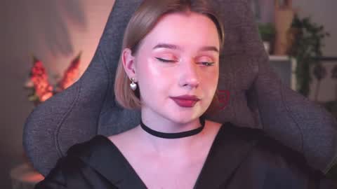 QUEEN OF EVIL online show from 01.15.25