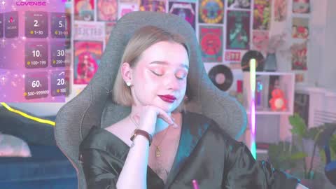 QUEEN OF EVIL online show from 01.23.25