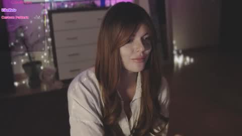 Snapshot of redaplle2 chatting on 09.18.25 redaplle2 online show from 09.18.25