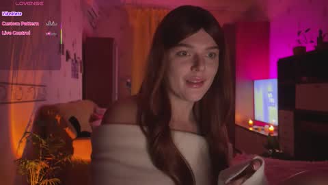 Snapshot of redaplle2 chatting on 10.21.25 redaplle2 online show from 10.21.25