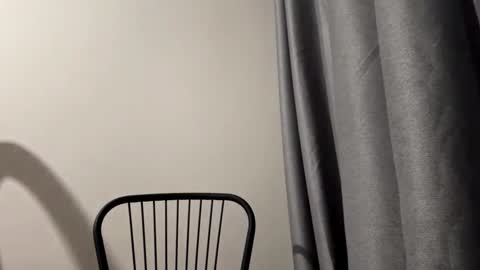 Mia online show from 12.18.25