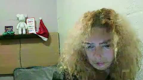 Snapshot of reddgirll chatting on 01.04.25 reddgirll online show from 01.04.25