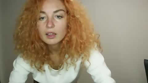 Snapshot of reddgirll chatting on 01.12.25 reddgirll online show from 01.12.25