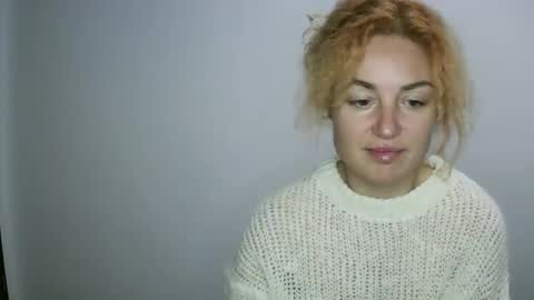 Snapshot of reddgirll chatting on 01.17.25 reddgirll online show from 01.17.25
